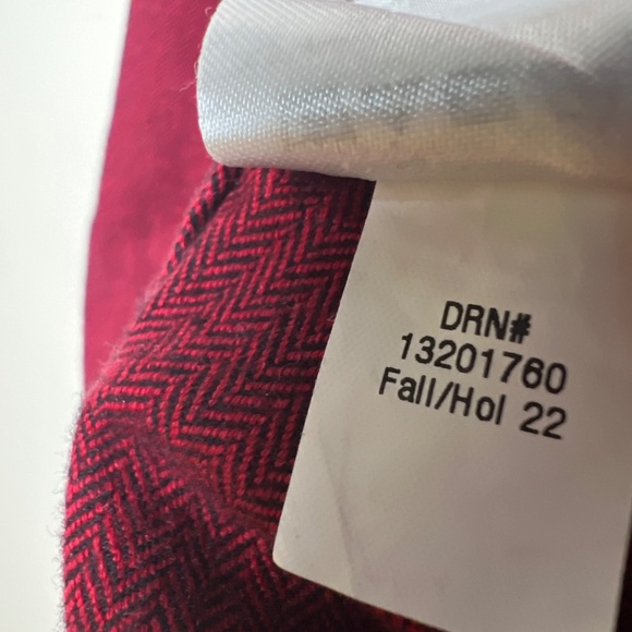 Eddie Bauer Classic Fit Button Pocket Long Sleeve Red cotton Men’s Shirt Med - Picture 8 of 8